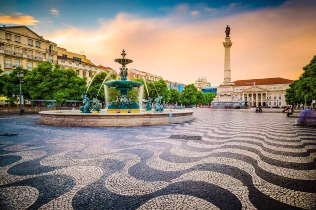 https://westchestertravel.com/wp-content/uploads/2018/09/tour-portugal-01-2-640x427.jpg