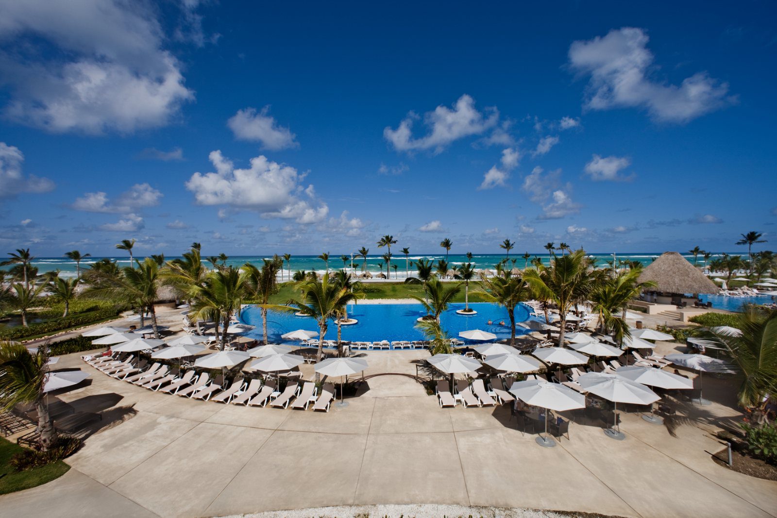 HRHC_Punta_Cana_Exterior_Pool_Beach_View