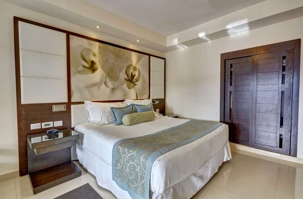 hideaway_rpc_luxury_swim_out_room_dc-2-62575d6f1b4e4