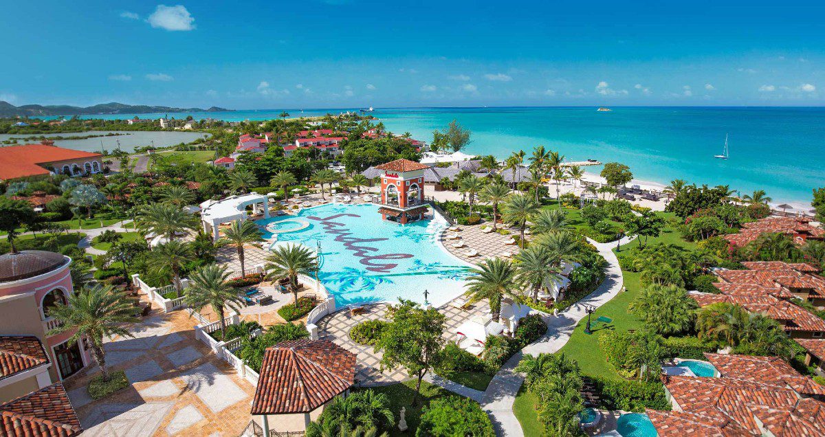 aerial-view-of-pool-and-gardens