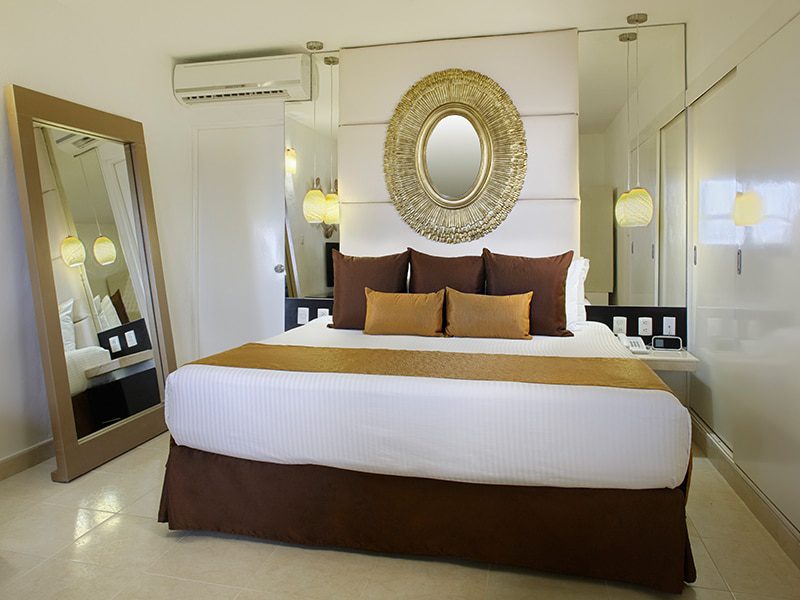 desire-riviera-deluxe-room-00-2