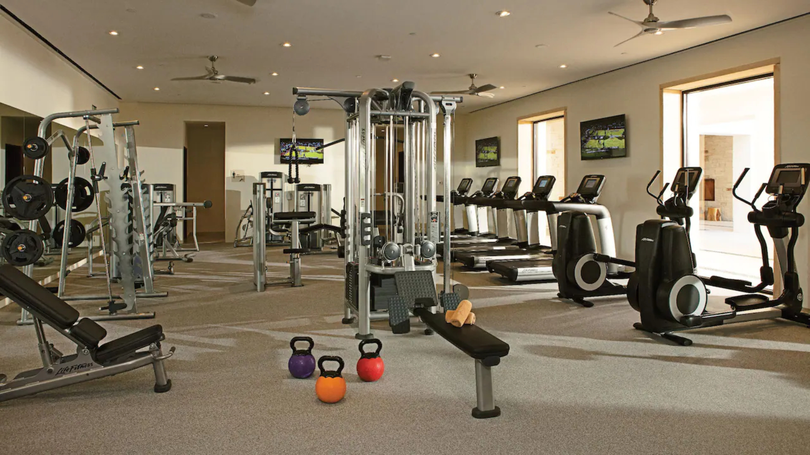 SEARM-P0026-Fitness-Center.16x9