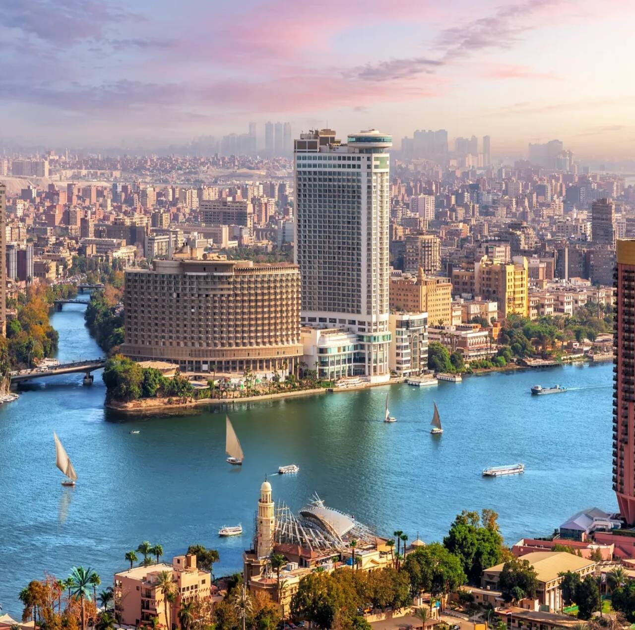 Faraones y Fiestas: Spring Break en Egipto - Desde Los Angeles